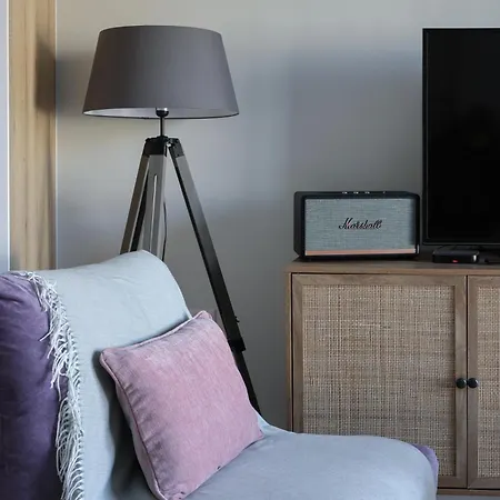 Apartment Chic & Comfort Homes In # 2 *